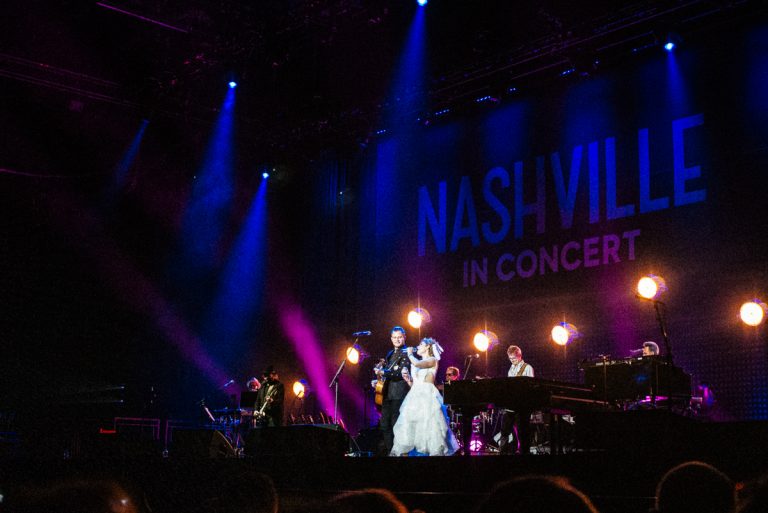 En överraskningsresa till Storbritannien – vi upptäcker Cardiff och ser Nashville in Concert