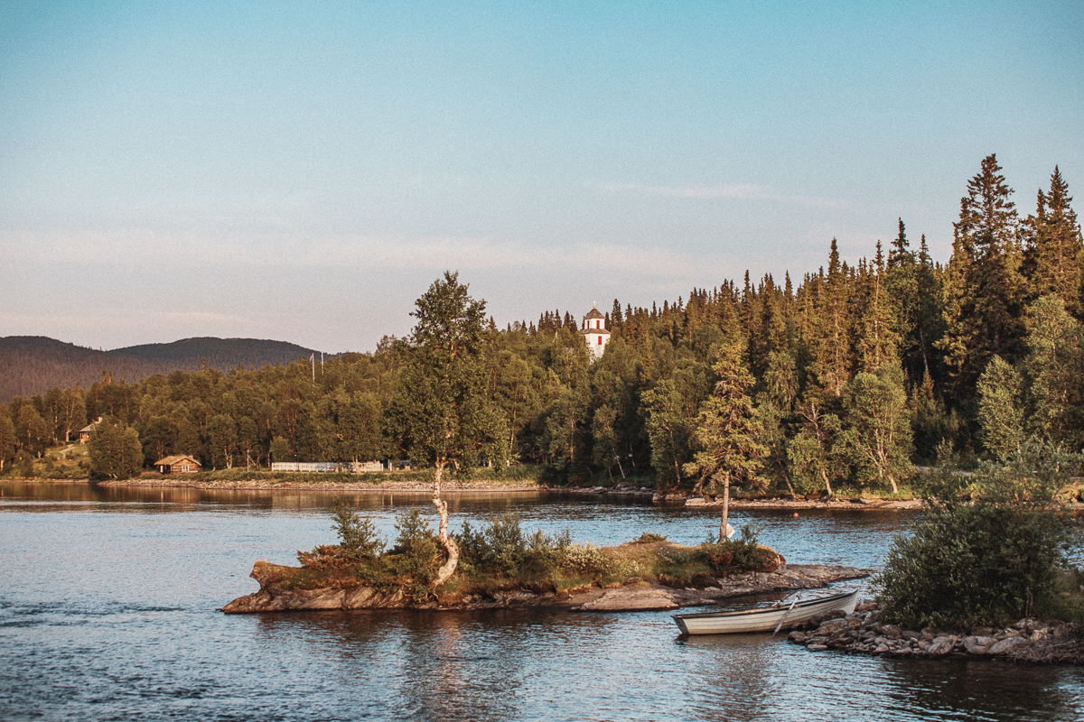 Fatmomakke kyrkstad - Vildmarksvägen