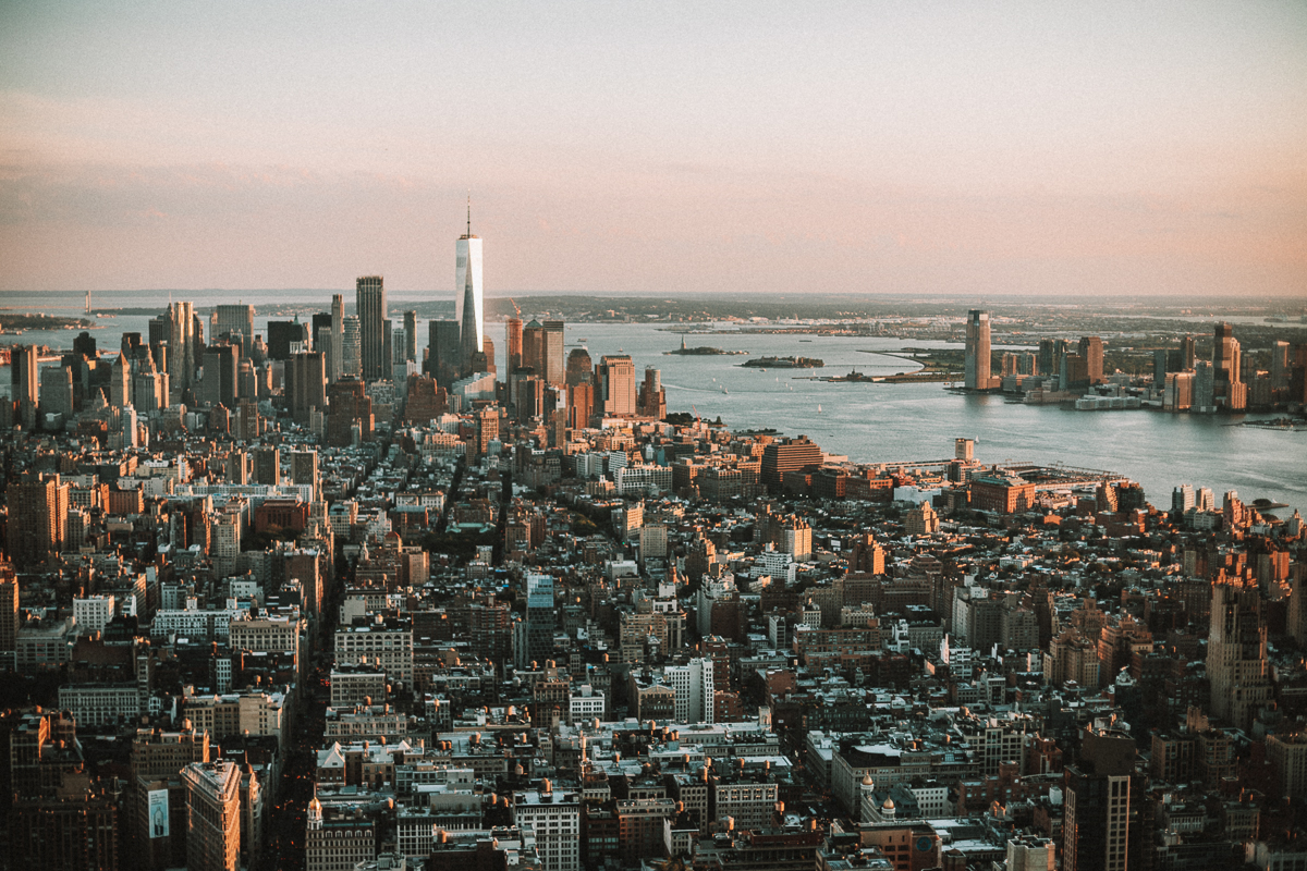 Top of the Rock versus Empire State Building - Hellotickets